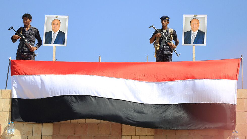 الحكومة اليمنية: مقتل 8 أشخاص جراء قصف على موقع صناعي في الحديدة