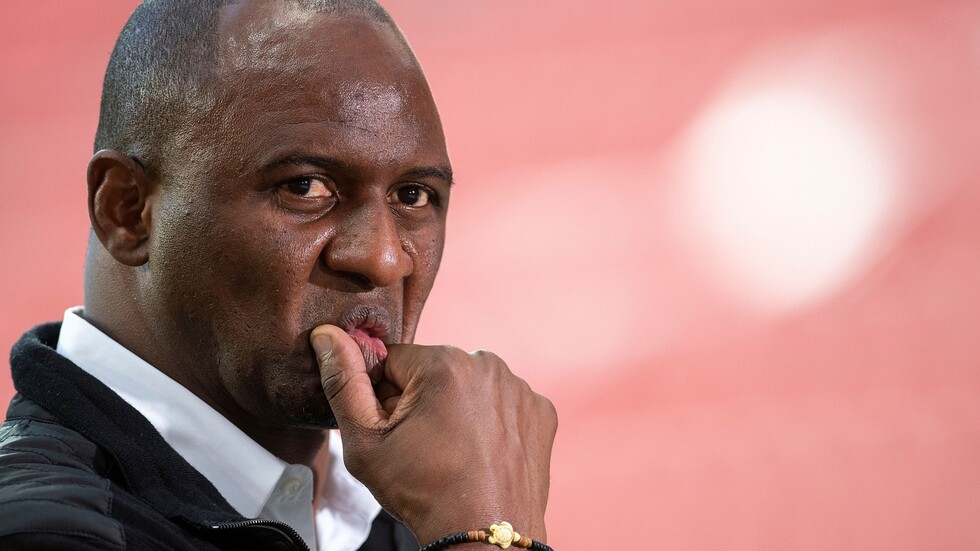 رسميا.. نيس يقيل مدربه فييرا لسوء النتائج