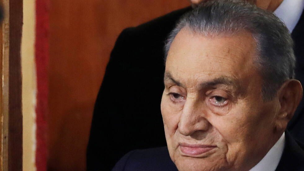 محامي مبارك: سنرفع دعوى للتعويض على تجميد أموال