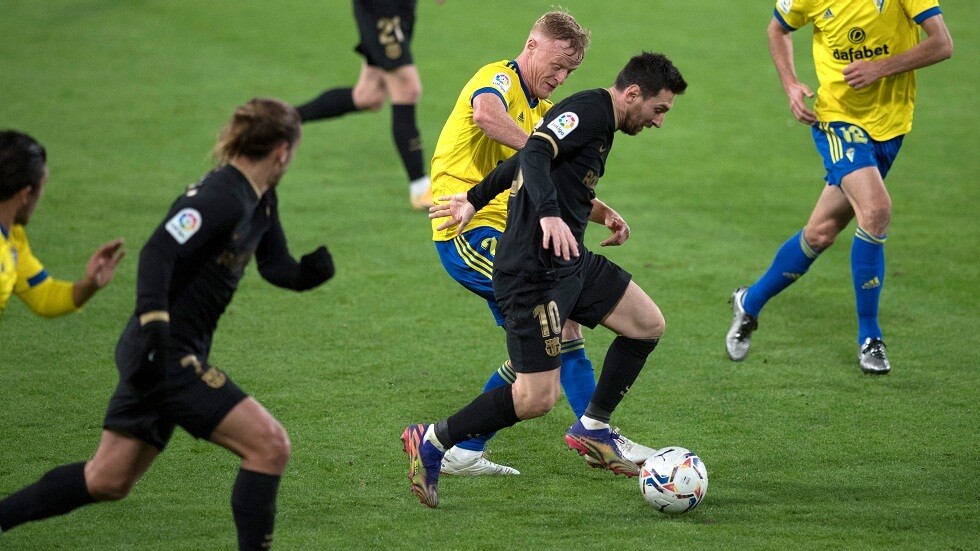 برشلونة يواصل نزيف النقاط بسقوطه أمام قاديش (فيديو)