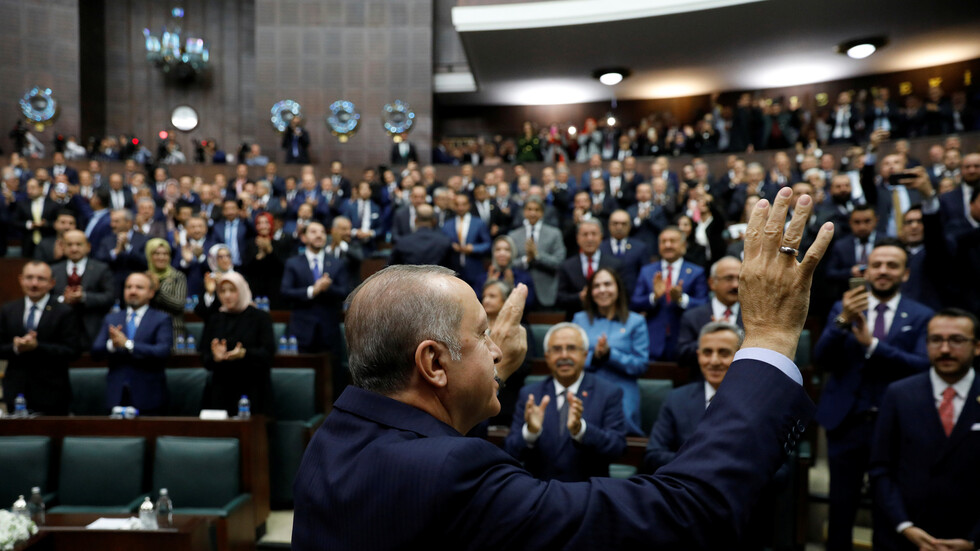 تركيا.. برلماني في الحزب الحاكم يطالب بالإفراج عن المتزوجين من قاصرات ويقدم مبرراته