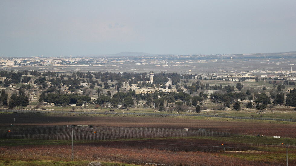 صور.. الجيش الإسرائيلي يغلق مداخل قرى الجولان المحتل ويمنع وصول الأهالي لأراضيهم الزراعية