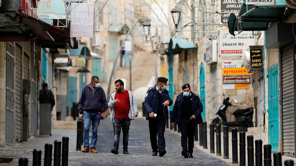 1720 إصابة جديدة بكورونا و20 وفاة بين الفلسطينيين