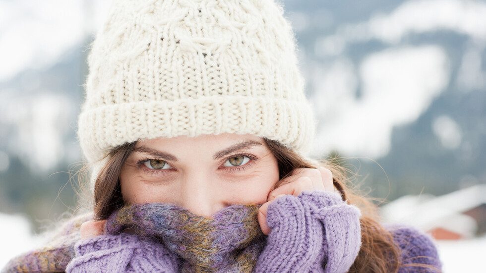 خبراء الصحة يحذرون من استبدال قناع الوجه بالوشاح الشتوي