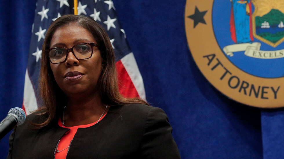 ولاية نيويورك تقاضي "فيسبوك"