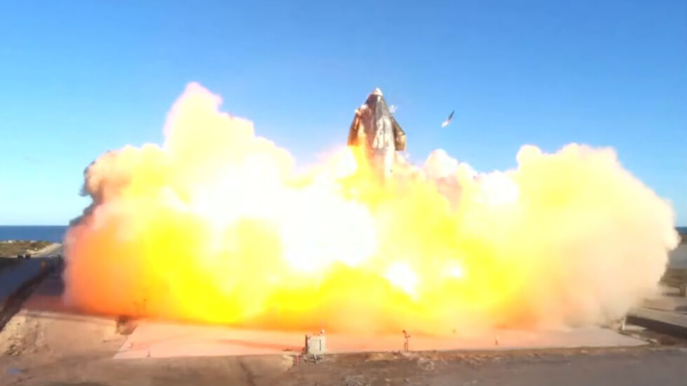 ماسك تعليقا على انفجار مركبة 