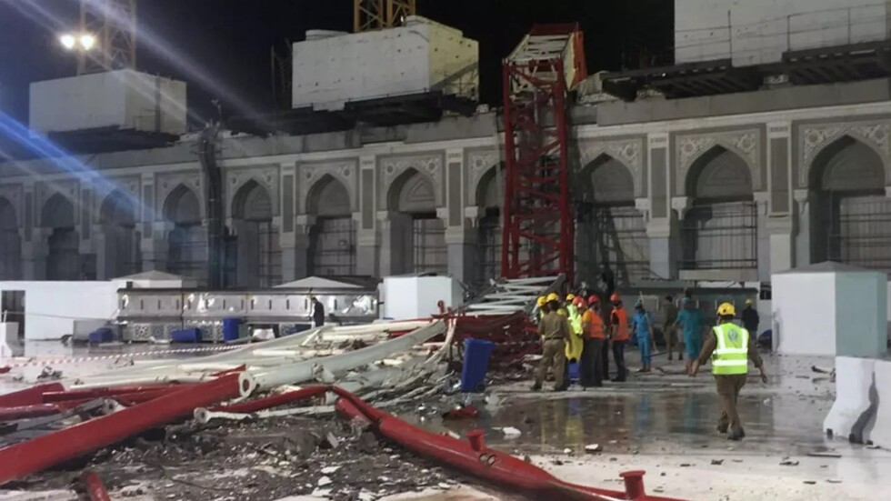 محكمة سعودية تبرئ 13 متهما في قضية رافعة الحرم