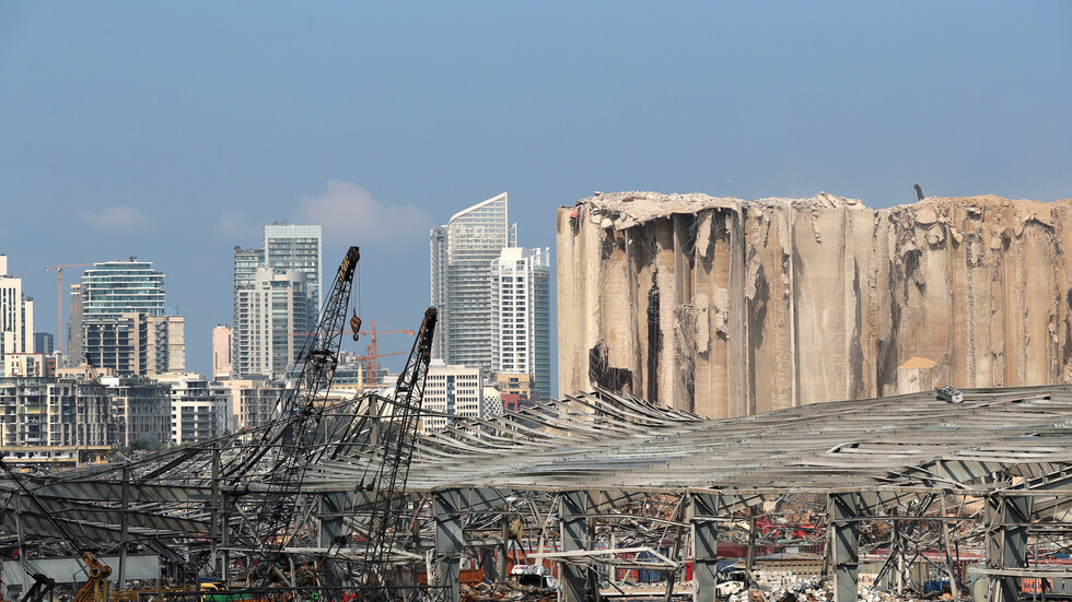 لبنان.. الإدعاء على رئيس الحكومة وعدد من الوزراء السابقين في قضية انفجار مرفأ بيروت