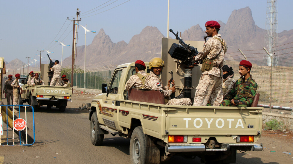 اليمن.. تجدد القصف بين قوات هادي والانتقالي الجنوبي في أبين