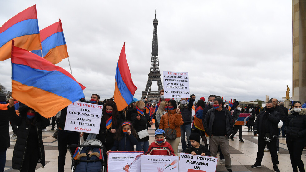 فرنسا ترسل مساعدات إنسانية إلى أرمينيا