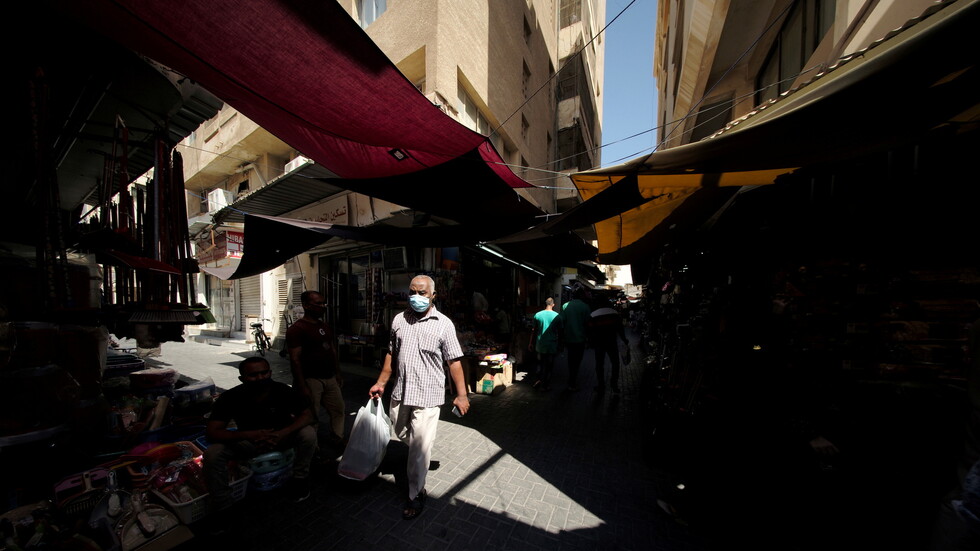 البحرين تعطي الموافقة على استخدام لقاح "سينوفارم" الصيني