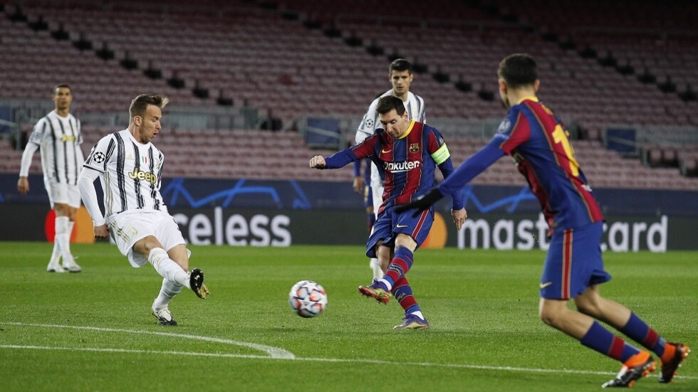 البرازيلي آرثور: رونالدو رجل رائع.. وميسي لم يلق الاحترام في برشلونة