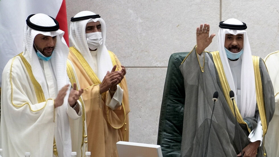 أمير الكويت يصدر مرسوما بتشكيل حكومة جديدة