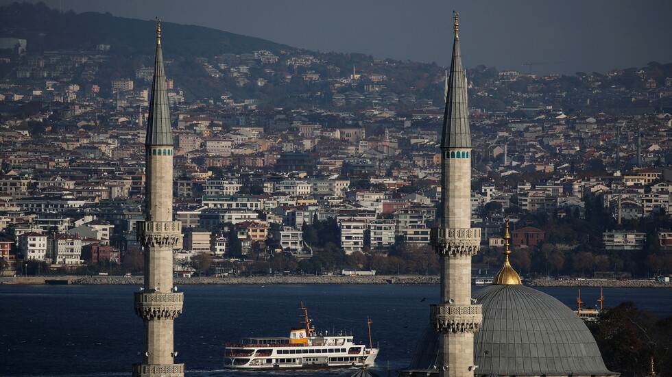 "زمان": إسطنبول تشهد آلاف الوفيات خلال شهر