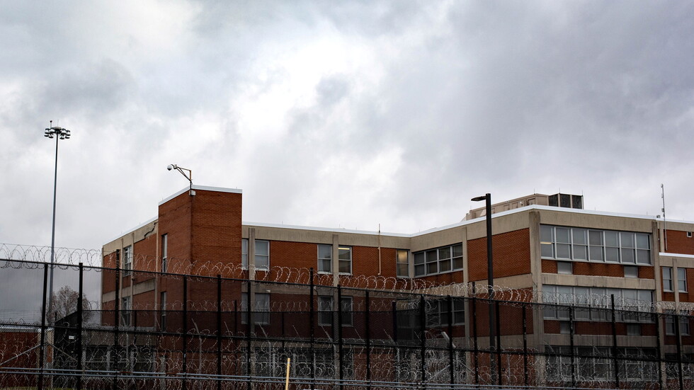 لجنة حماية الصحفيين: أكثر من 270 صحفيا وراء القضبان في 2020