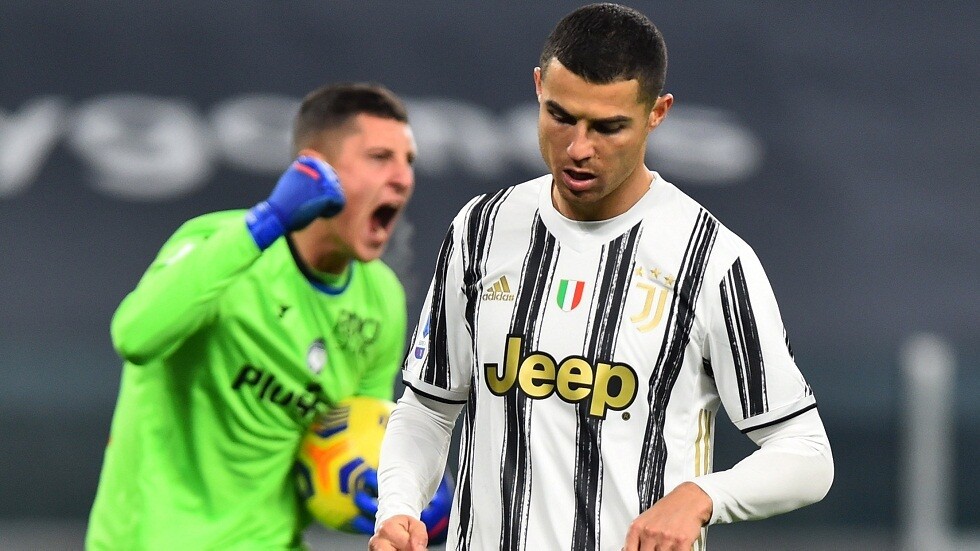 بالفيديو.. رونالدو يهدر ركلة جزاء ويضيع فرصة الانفراد بصدارة هدافي 