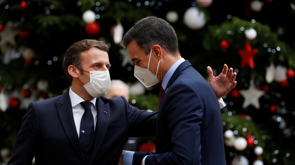 رئيس وزراء إسبانيا يخضع للعزل حتى 24 ديسمبر بعد مخالطته ماكرون