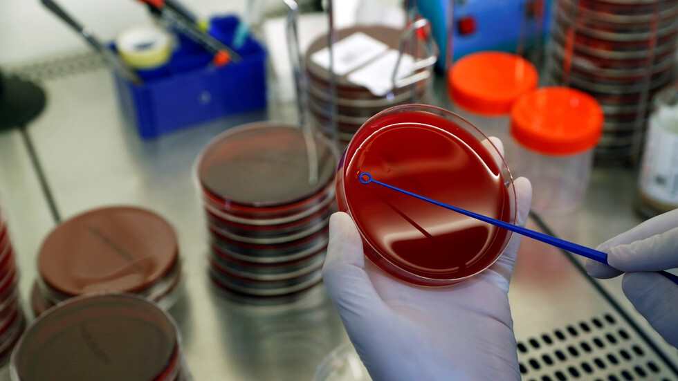 تركيا: نحتل المركز الثالث عالميا في تطوير مشاريع لقاح كورونا