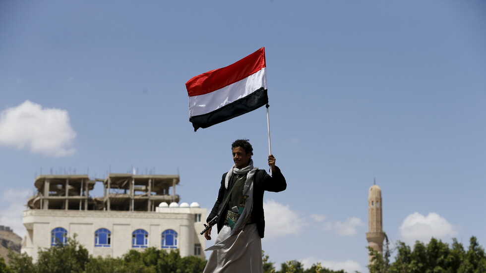 مستشار الرئيس اليمني ينفي ترشحه لمنصب وزير الخارجية