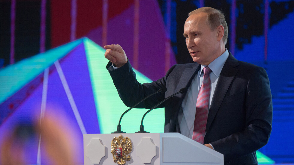 بيسكوف يجيب عن سؤال حول هاتف بوتين الذكي