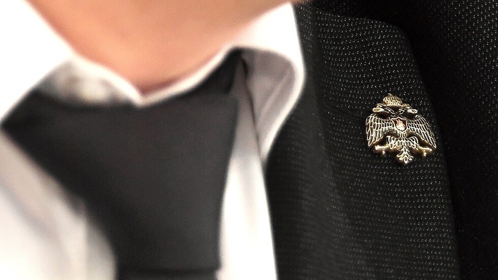 ما هي أهم الصفات التي يجب أن يتحلى بها رجل الاستخبارات الخارجية؟