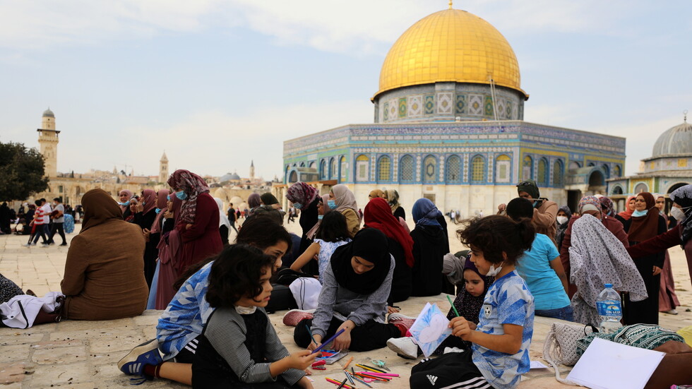 الأردن ومصر وفلسطين تؤكد على محورية القضية الفلسطينية وحل الدولتين