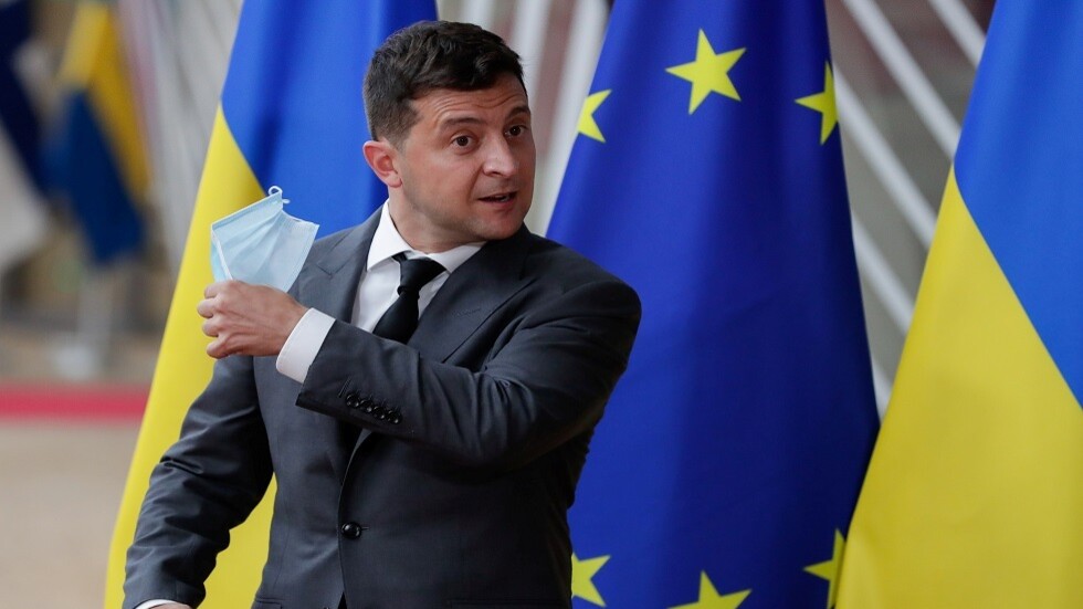 الرئيس الأوكراني يشتكي من رغبة مواطنيه في الحصول على لقاح كورونا الروسي