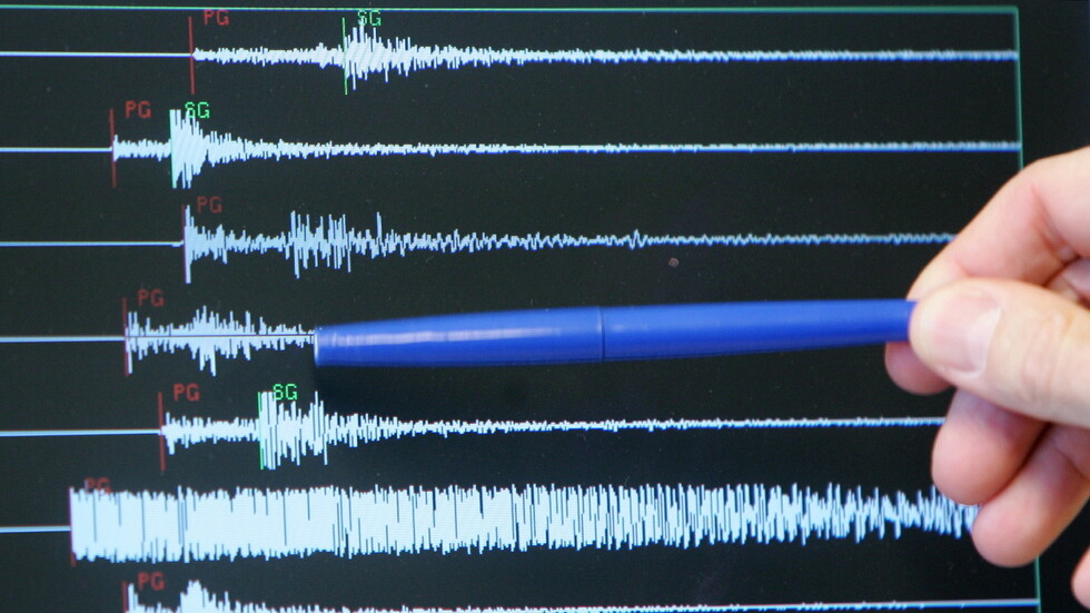 زلزال يضرب الحدود الإيرانية التركية
