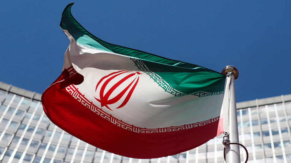 خطيب زاده لدول الخليج:  يجب أن يعي كلّ مقامه