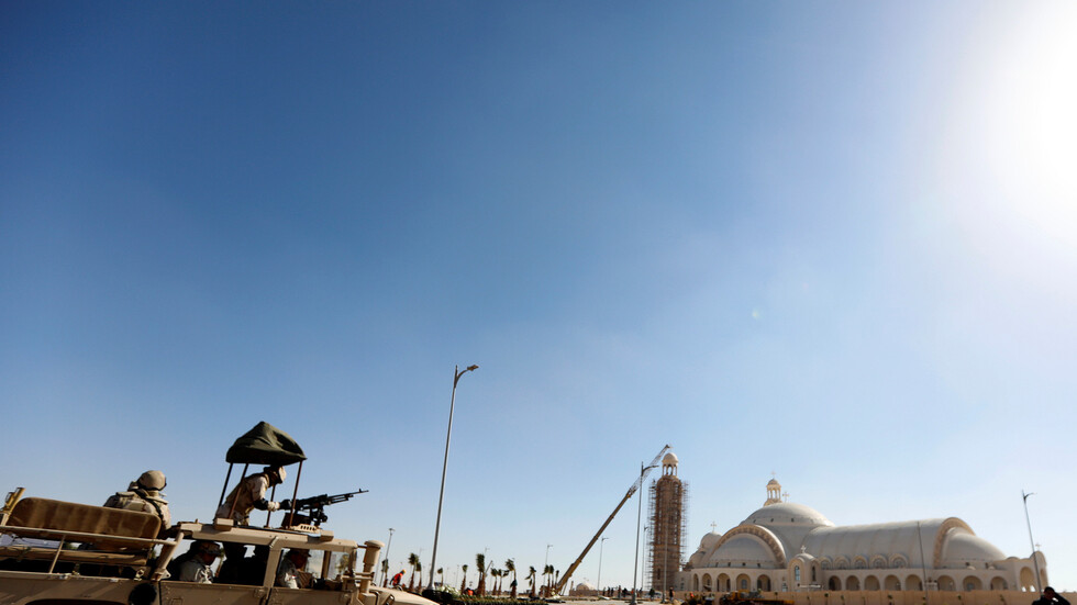 الجيش المصري يطرح شركتين للبيع في الربع الأول من 2021