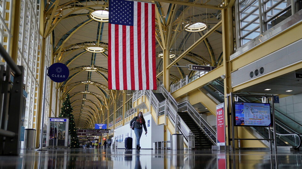 الولايات المتحدة.. إصابات كورونا تقارب 18 مليونا والوفيات تتجاوز 318 ألفا