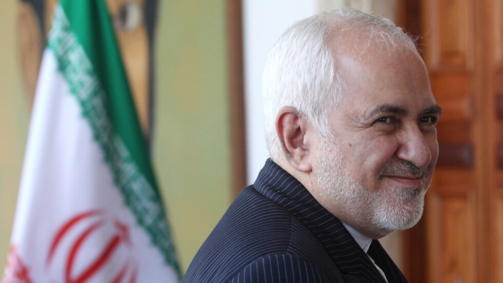 ظريف يوجه رسالة تهنئة للمسيحيين في العالم