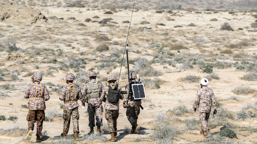 القبس الكويتية: الحرس الثوري الإيراني ينقل صواريخ وطائرات مسيرة إلى العراق