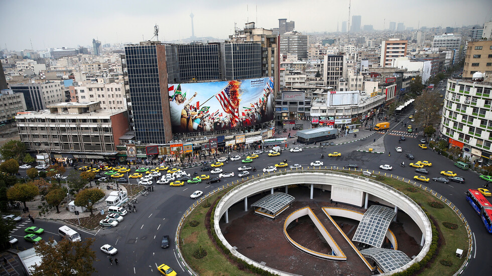 إيران تقول إنها مستعدة لكافة السيناريوهات ردا على احتمال توجيه واشنطن ضربة عسكرية