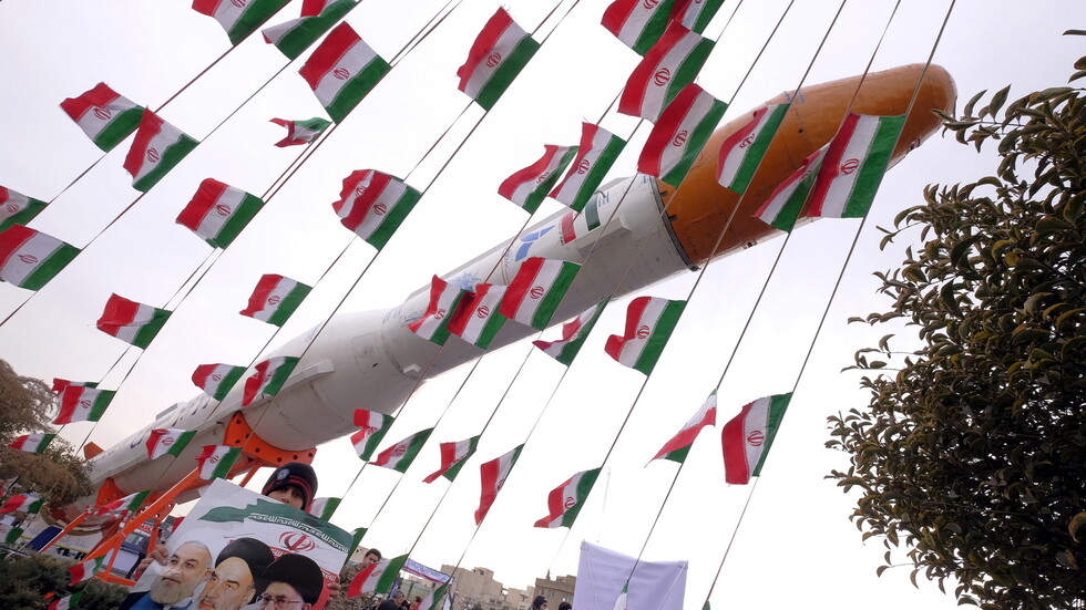 إيران: القمر الصناعي "ظفر 2" جاهز للإطلاق