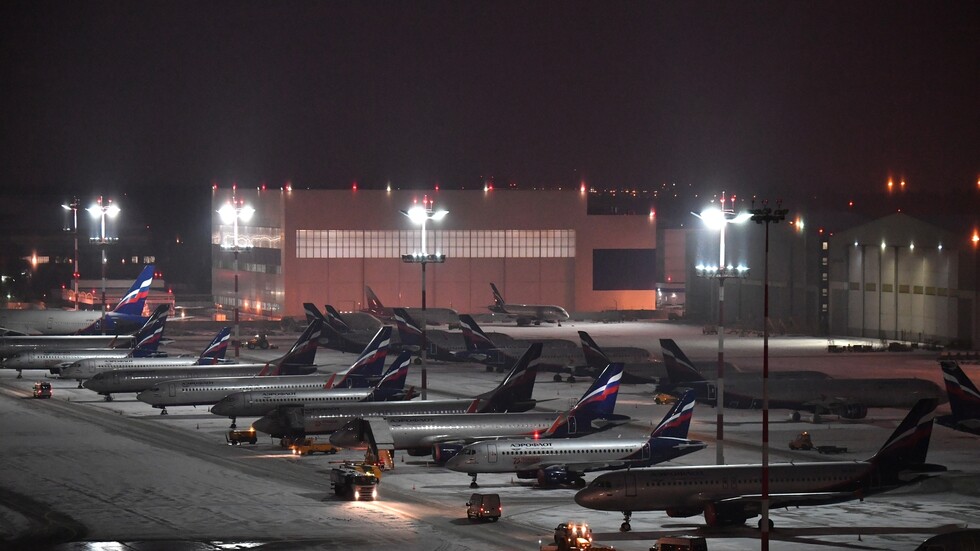 روسيا تمدد تعليق حركة الطيران مع بريطانيا بسبب سلالة كورونا الجديدة