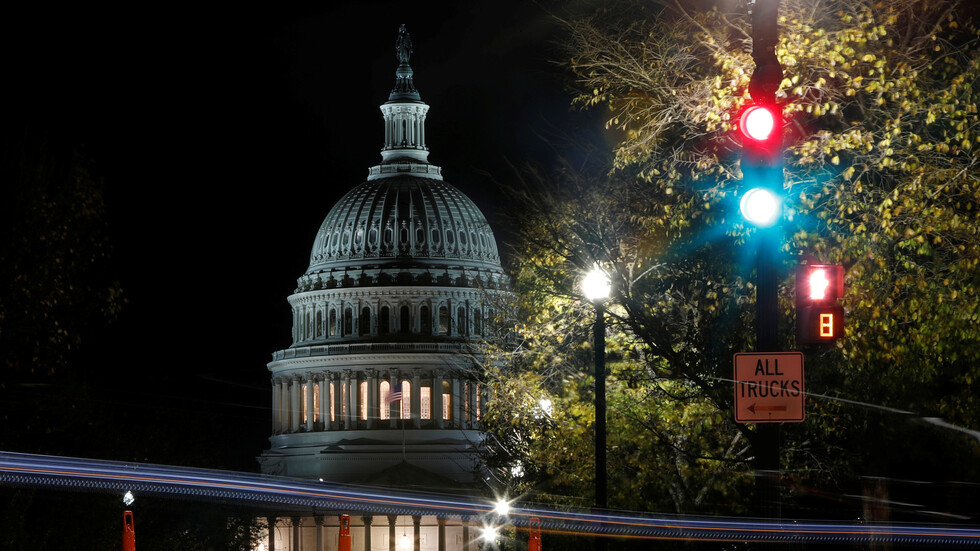 "النواب الأمريكي" يقر زيادة المدفوعات للمواطنين إلى ألفي دولار لتجاوز أزمة كورونا
