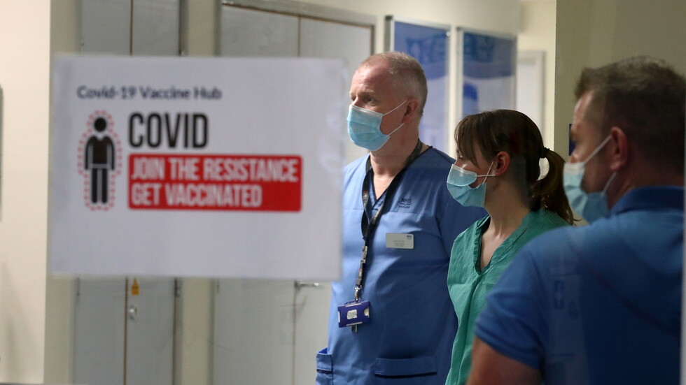 عالم أوبئة: يتعين تشديد القيود في بريطانيا لتفادي 