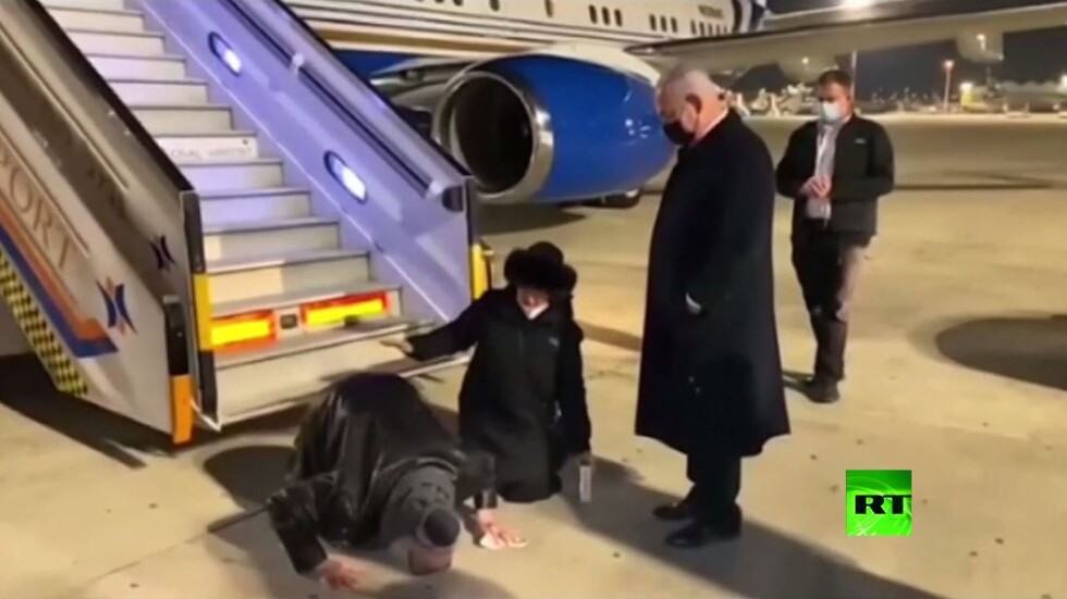 شاهد استقبال نتنياهو للجاسوس الأمريكي السابق بولارد في مطار بن غوريون