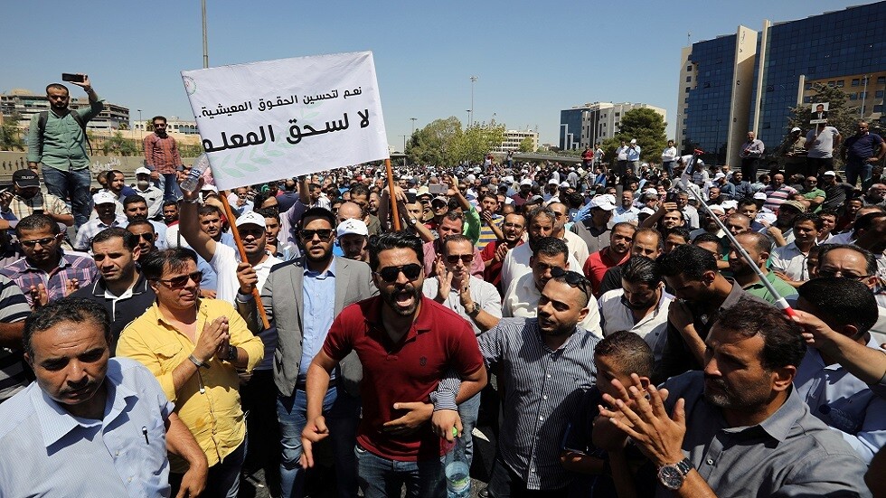 الأردن.. قرار بحل نقابة المعلمين وحبس أعضاء مجلسها