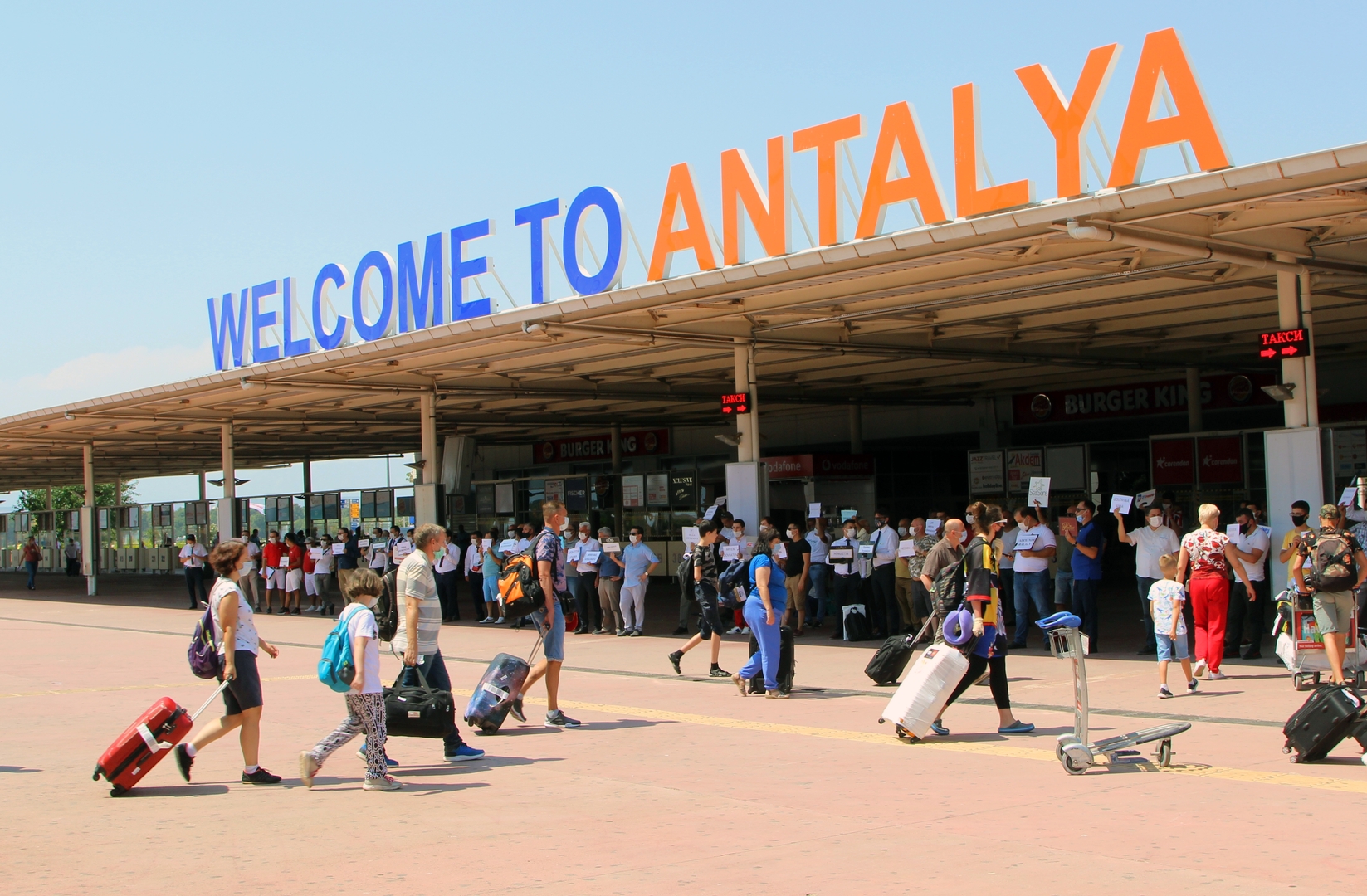 مع تزايد الإصابات بكورونا.. هل تغلق تركيا حدودها في وجه السياح الأجانب؟