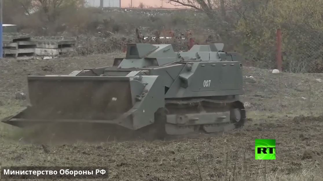 الدفاع الروسية تظهر عمل روبوت 