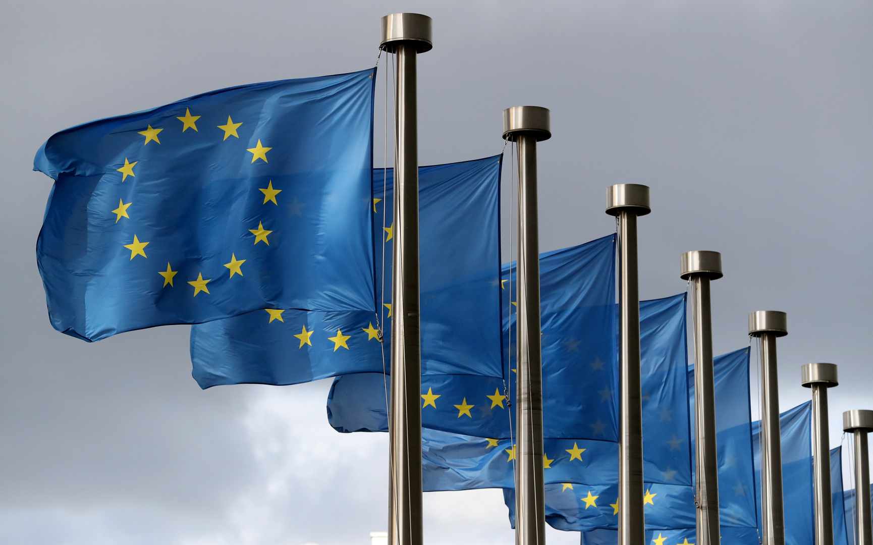 الاتحاد الأوروبي يرحب بسحب بريطانيا بنودا خلافية من معاهدة الخروج