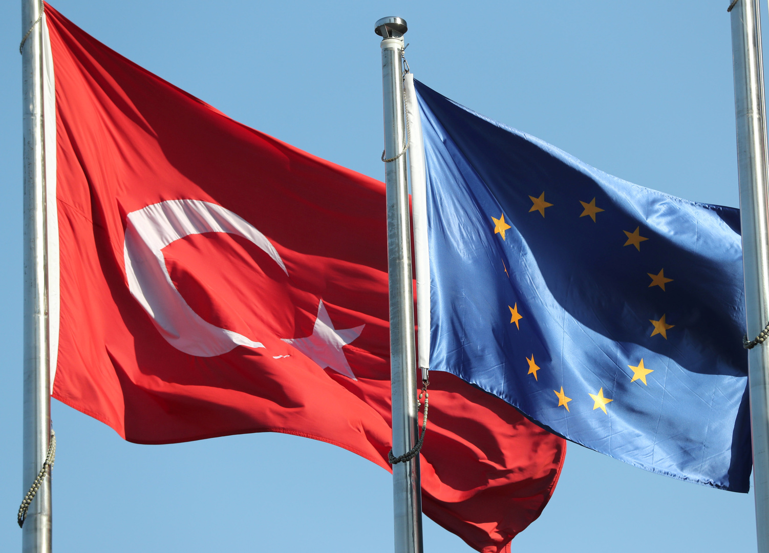 تركيا: العقوبات الأوروبية لن تنجح وسينتج عنها آثار عكسية على المدى البعيد