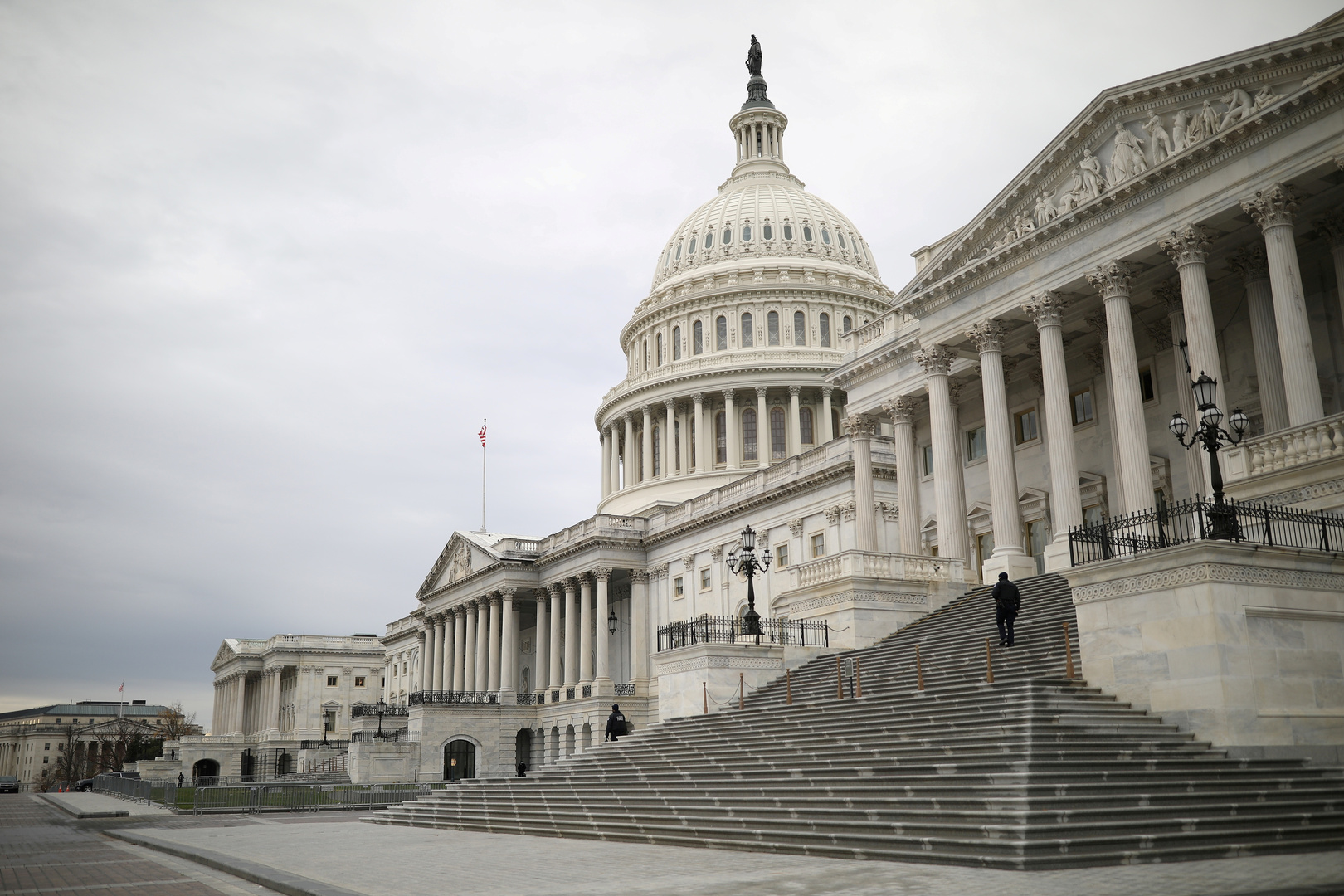 الشيوخ الأمريكي يصادق على الميزانية الدفاعية التي تتضمن عقوبات ضد روسيا وتركيا