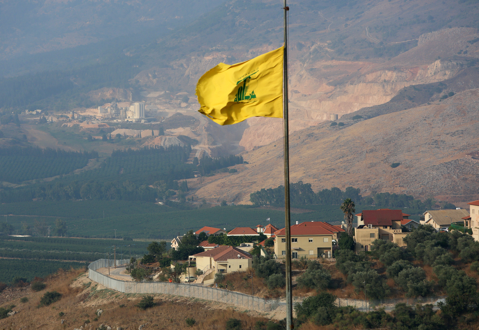 حزب الله: خضوع المطبعين لسياسة الابتزاز الأمريكية لن تحصد سوى الوهم والخيبة