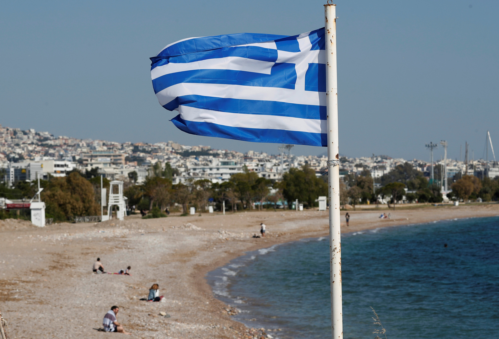 اليونان ترحب بفرض العقوبات الأمريكية على تركيا