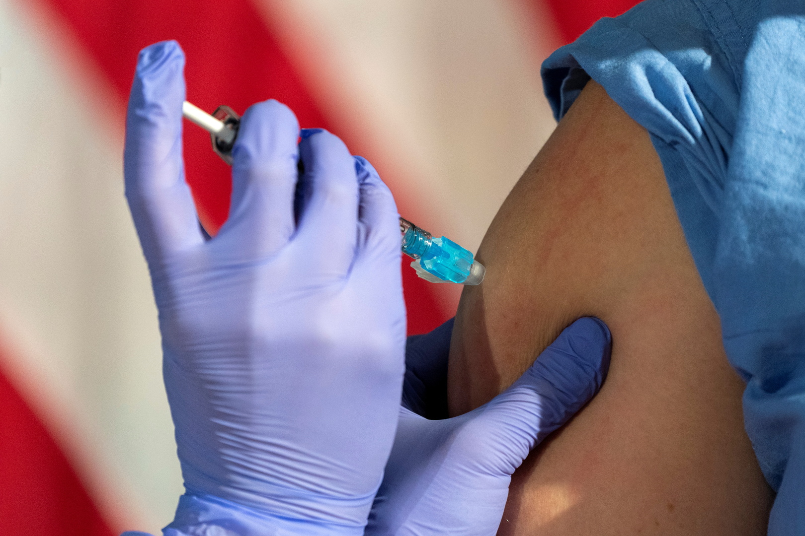 السعودية تبدأ بتسجيل المواطنين والمقيمين لتطعيمهم بلقاح الوقاية من كورونا