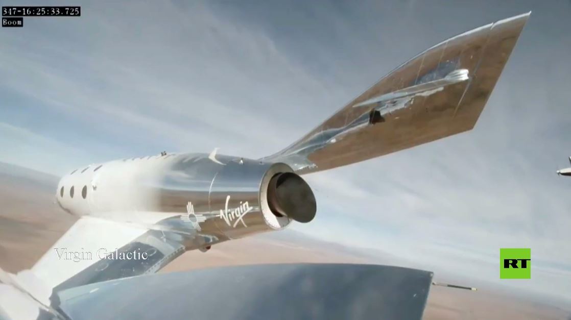 بالفيديو.. طائرة فضائية تابعة لـVirgin Galactic تقطع رحلتها المأهولة
