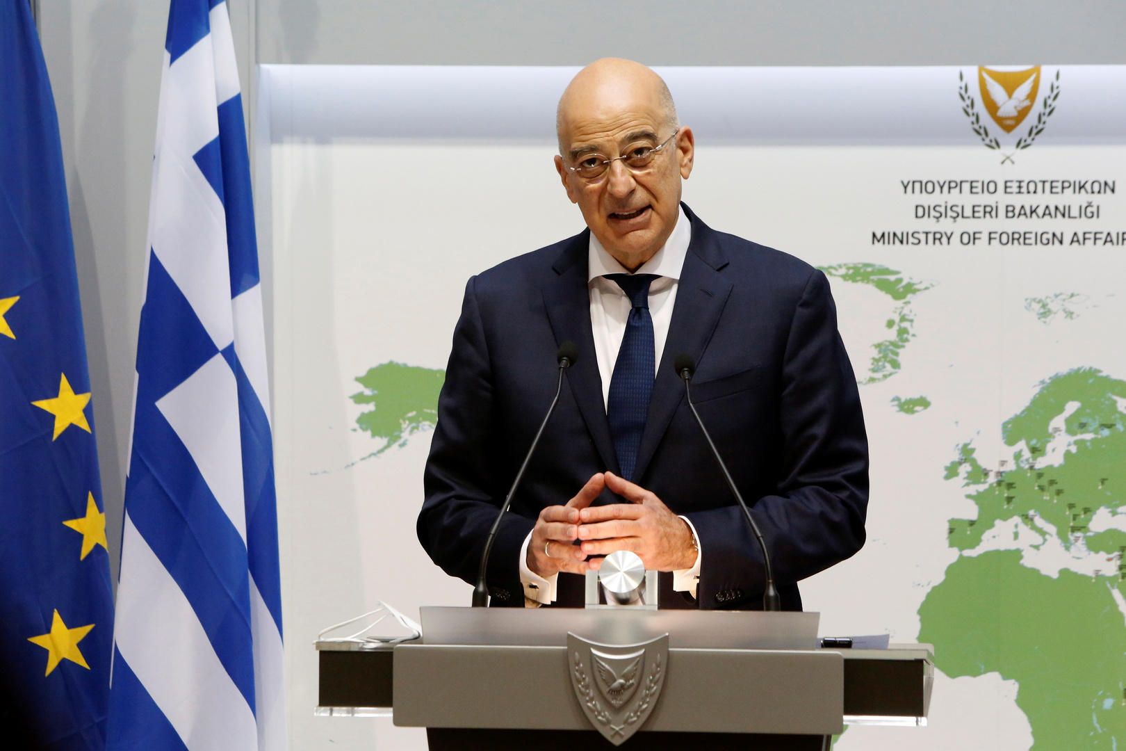 اليونان تعول على مساعدة واشنطن في علاقاتها 